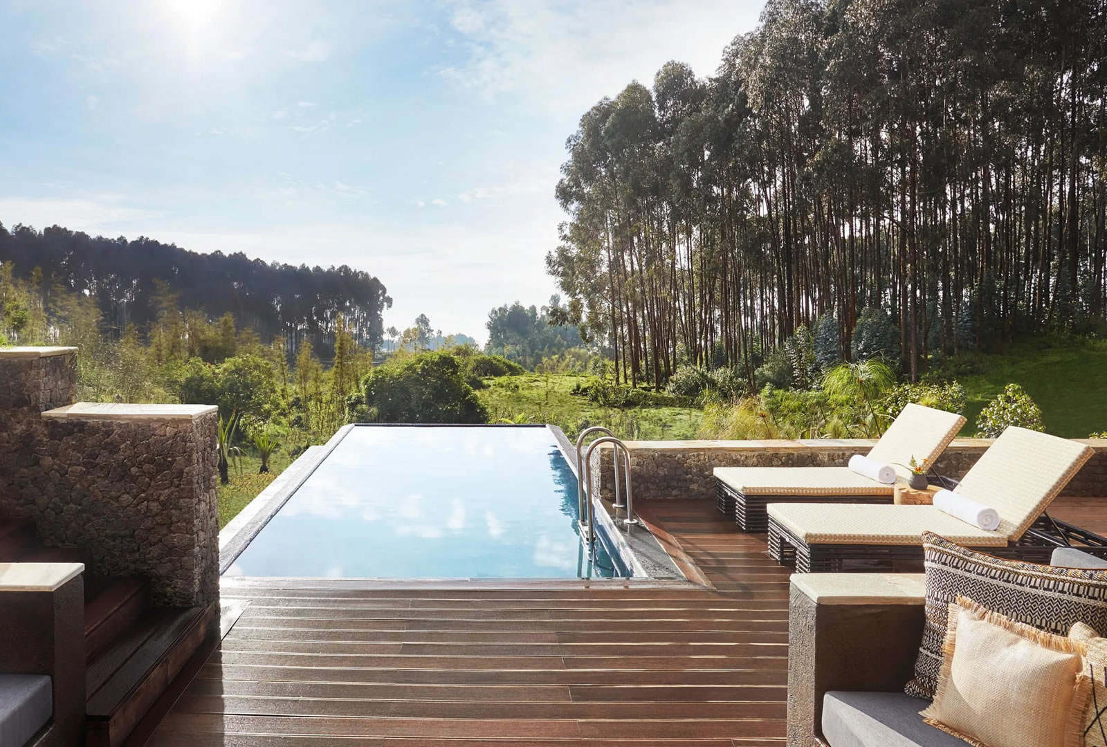 11 Days Grasslands, Savannahs & Primates  11 Days Grasslands, Savannahs & Primates